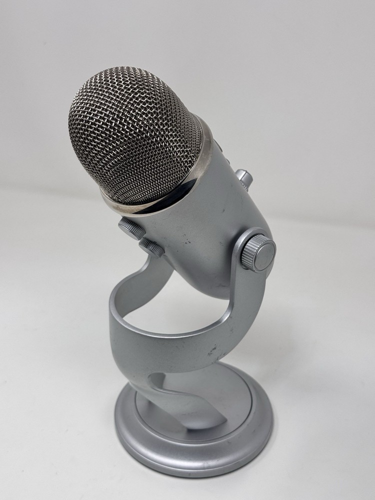 Blue Yeti USB Microphone Silver Desktop Stand Tested Working