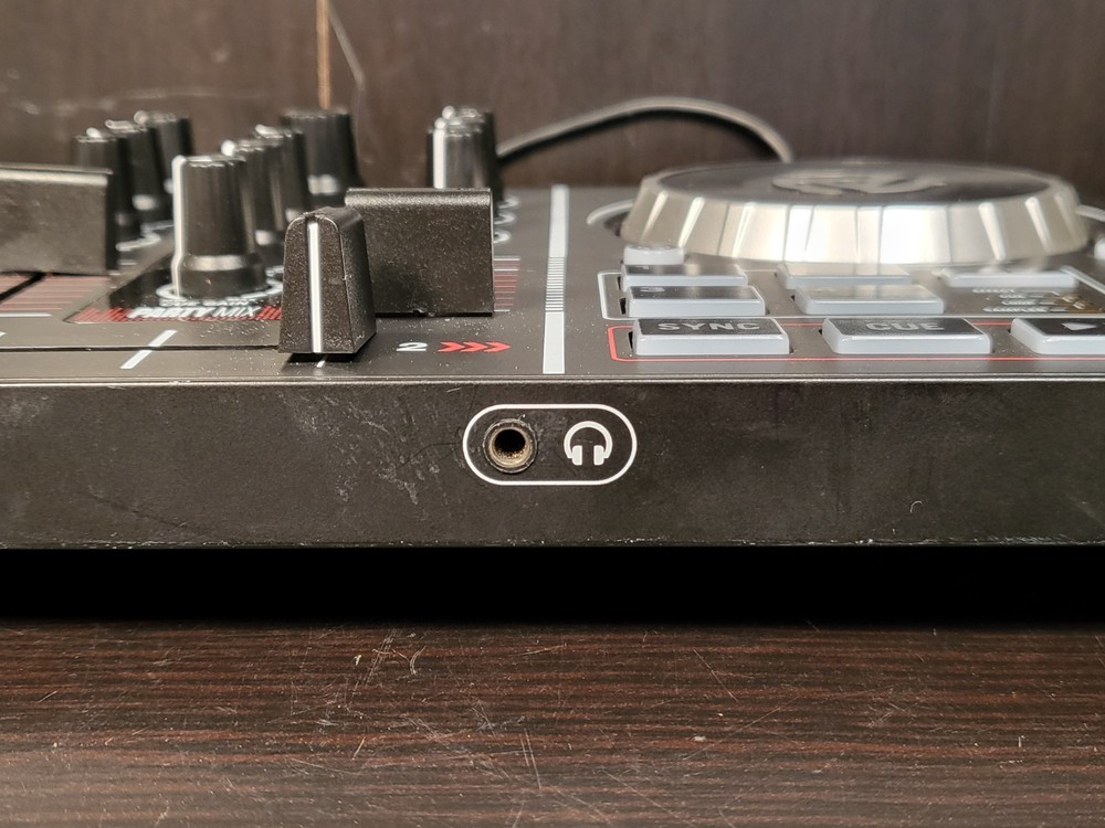 Numark Party Mix DJ Controller With Built In Light Show.