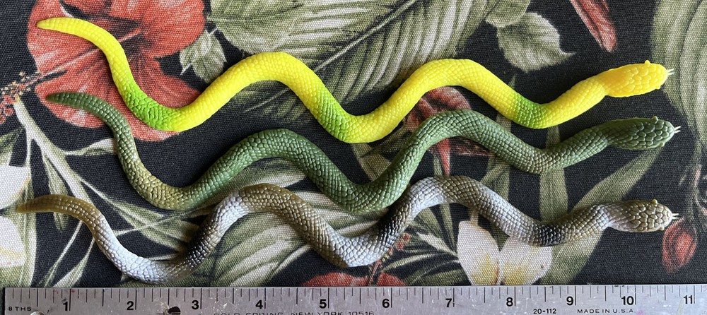Toy Snakes (12) - Flat - Medusa?