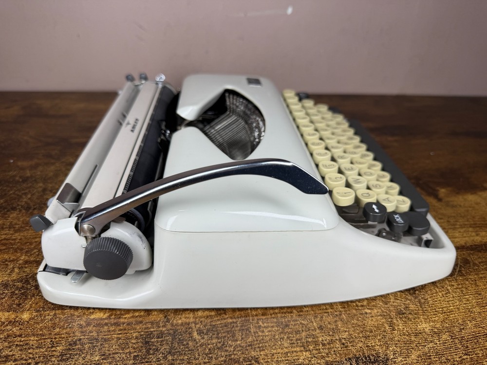 Excellent! Serviced Cursive/Script 1966 Adler Tippa 1 Ultra-Portable Typewriter