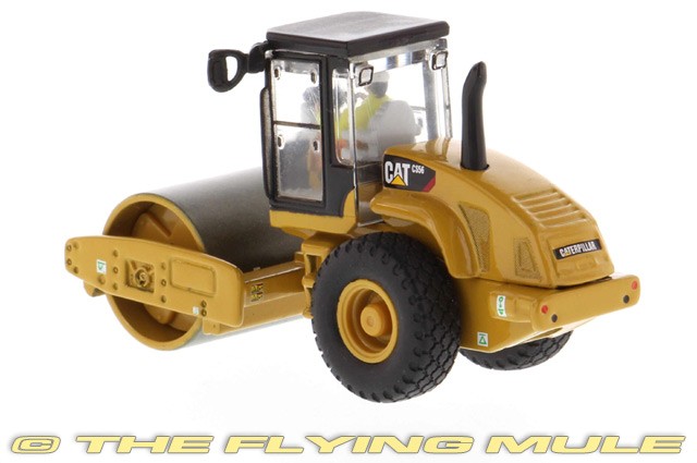 Diecast Masters 1:87 CS56 Smooth Drum Soil Compactor