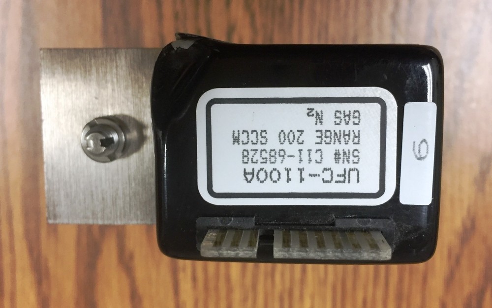 UNIT UFC-1000A, 200 SCCM, Gas N2, Mass Flow Controller, 500 PSI Max