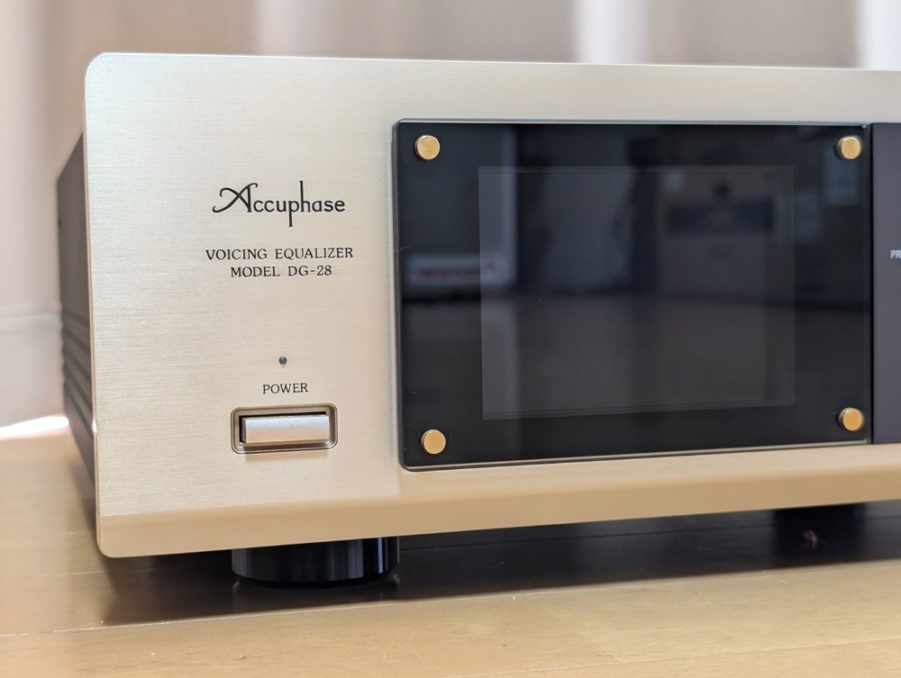 Accuphase DG-28 DIGITAL VOICING EQUALIZERDIGITAL
