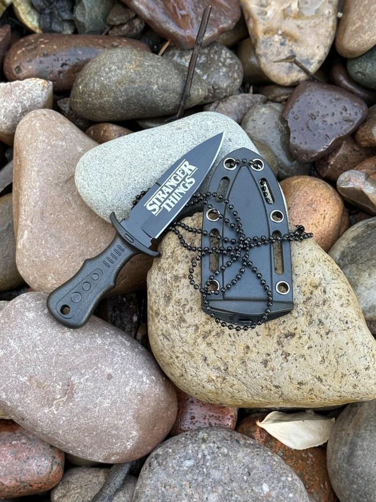 Stranger Things Steve Harrington Mini Necklace Dagger
