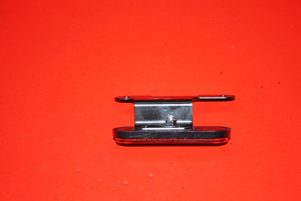 17 HYOSUNG GD250R FRONT LEFT REFLECTOR