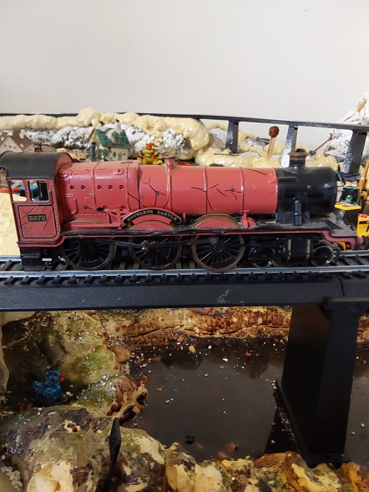 Hogwarts Castle Harry Potter Model Train Starter Set not functional