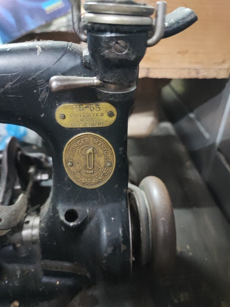 singer sewing machine vintage