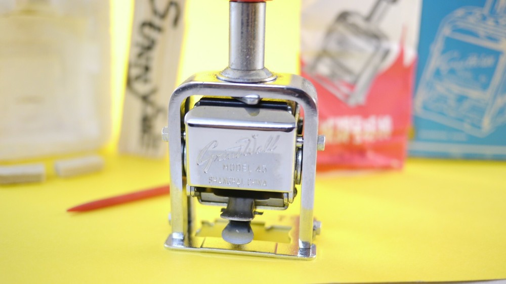 Vintage Self Inking Automatic NUMBERING MACHINE STAMP Auto MODEL 45 GREAT WALL