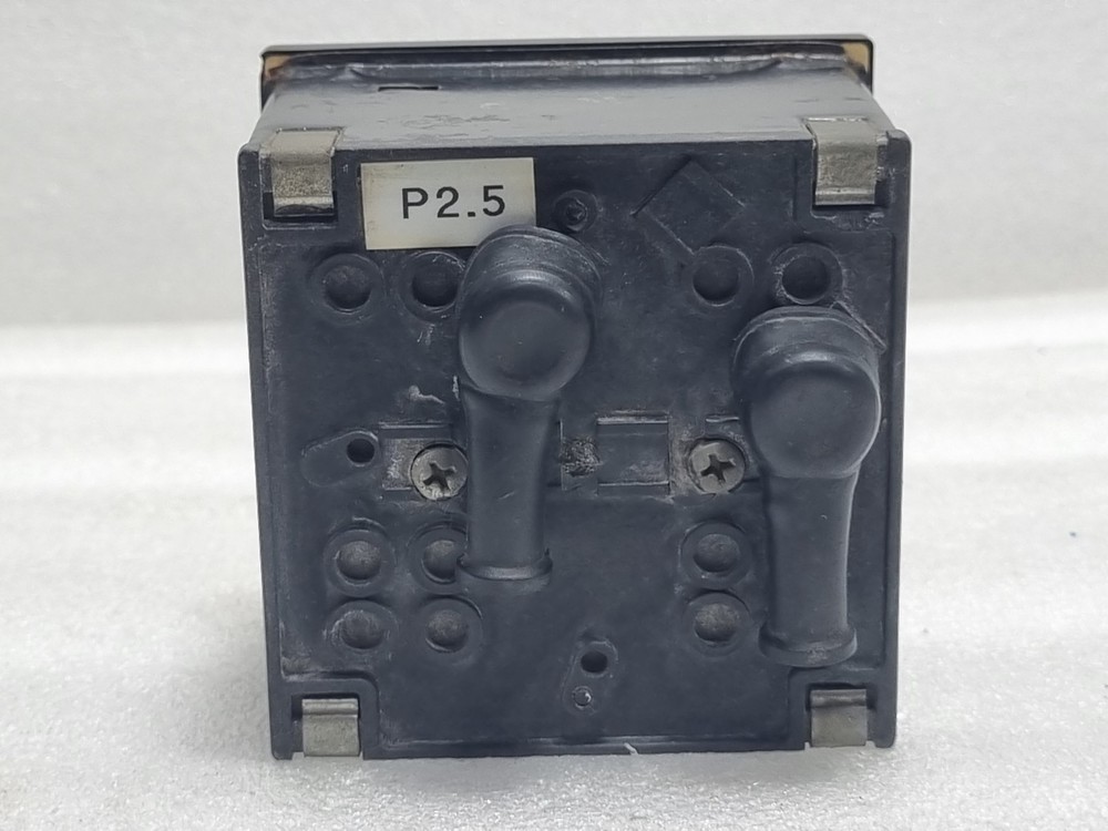 Celsa Frequency Counter Meter 440v 55-65 Hz P2.5