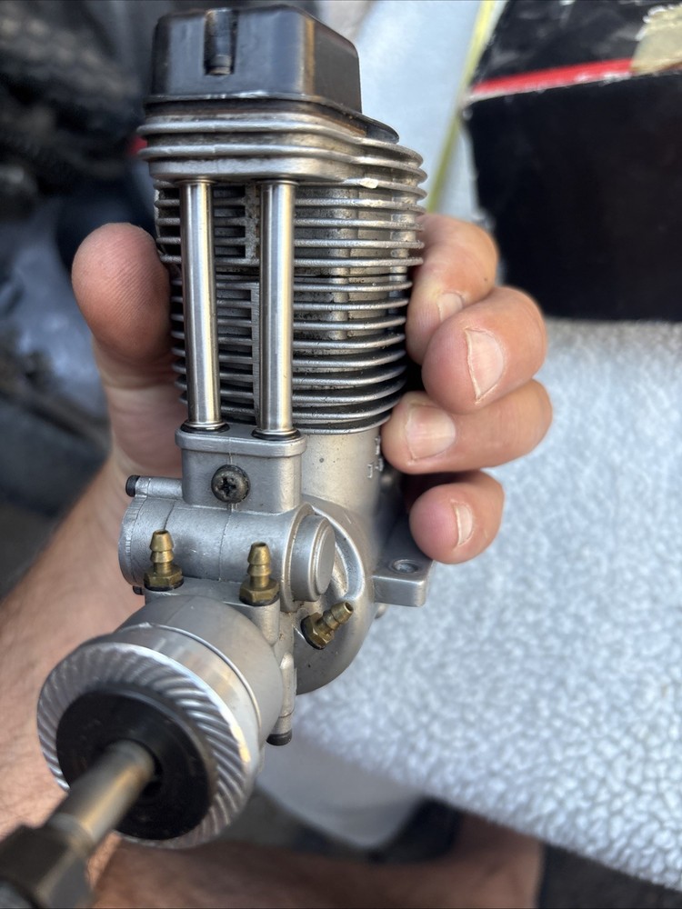 YS F-120 RC Airplane Engine 4 Stroke Untested