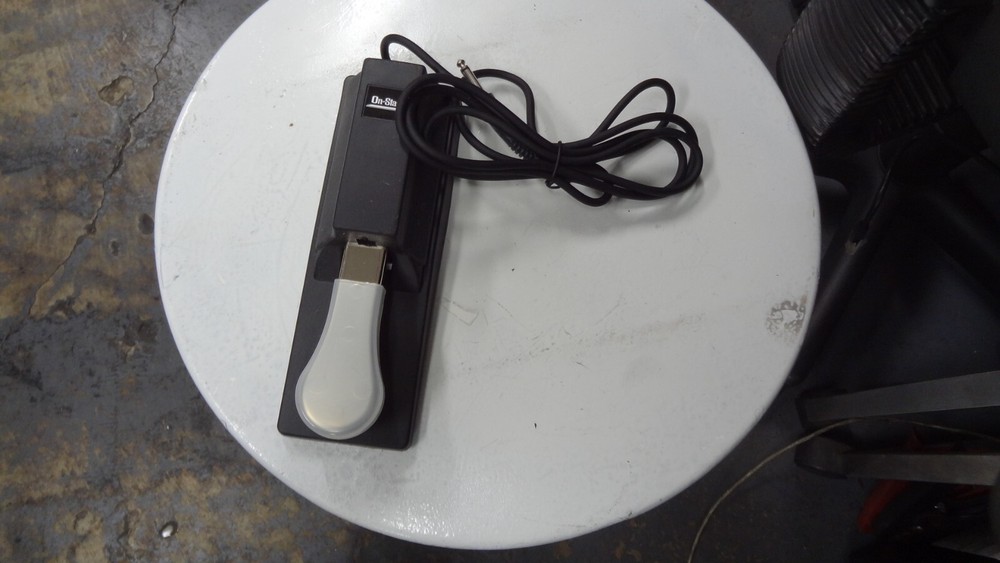 On-Stage KSP100 Universal Sustain Keyboard Pedal