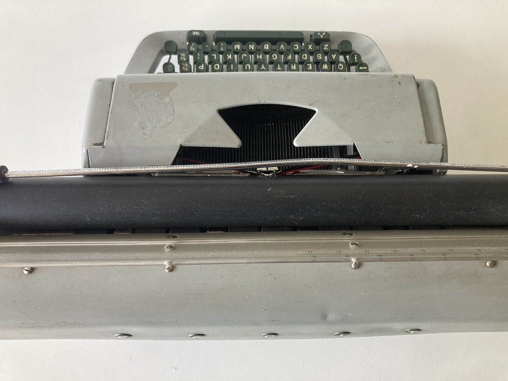 FACIT Desktop Typewriter *Designed by the legendary Sigvard Bernadotte