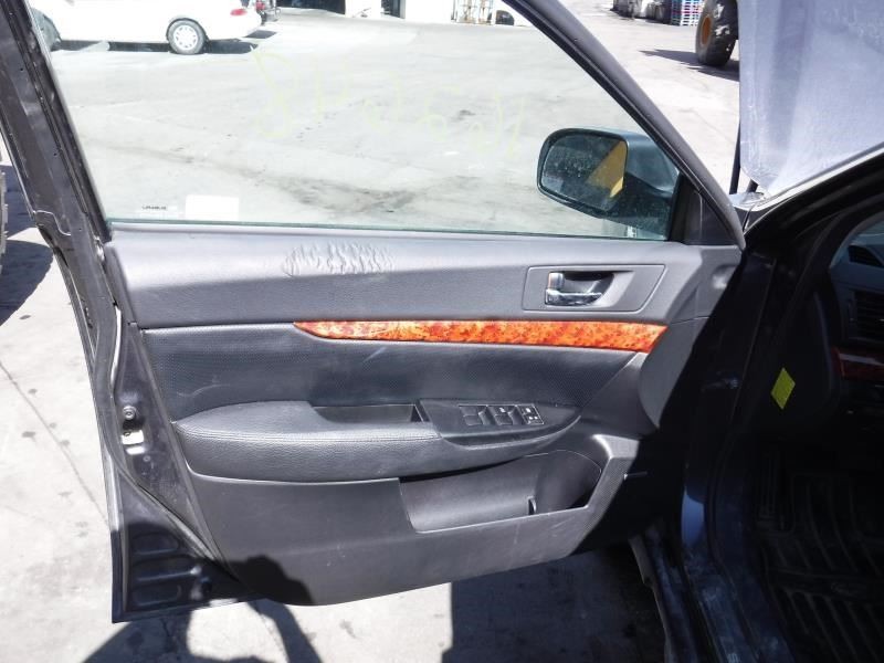 LEGACY 2011 Dash Bezel 395548