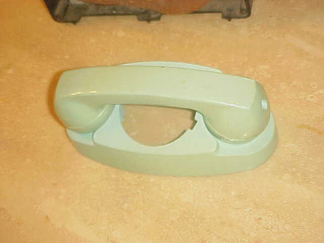 VINTAGE TELEPHONE PRINCESS LIGHT BLUE SHELL BELL SYSTEM