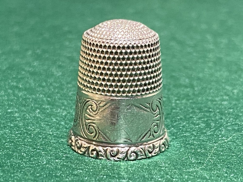 Antique Simons Bro. Sterling Silver Thimble ~ Grape Leaf/ Cluster Pattern ~ # 10