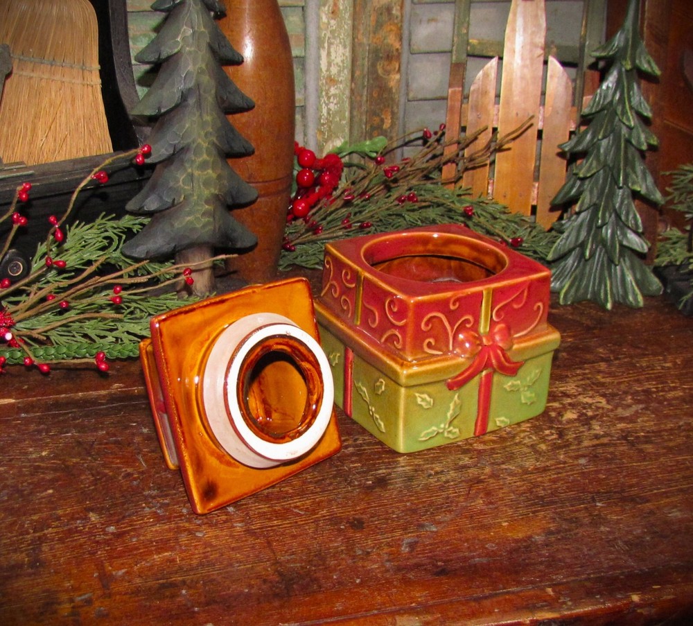 Prim Vtg Glazed Ceramic Christmas Wrapped Gift Present Stack Cookie Jar Gibson ?