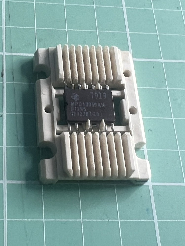 Texas Instruments MPD10069AW ic