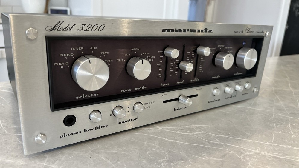 NICE 120VOLT MARANTZ 3200 STEREO PREAMP PERFECT WORKING