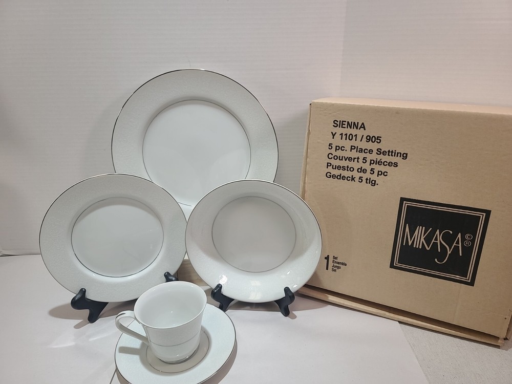 NEW NIB MIKASA 5 Piece Dinining Setting "SIENNA" Classy Beautiful Pattern