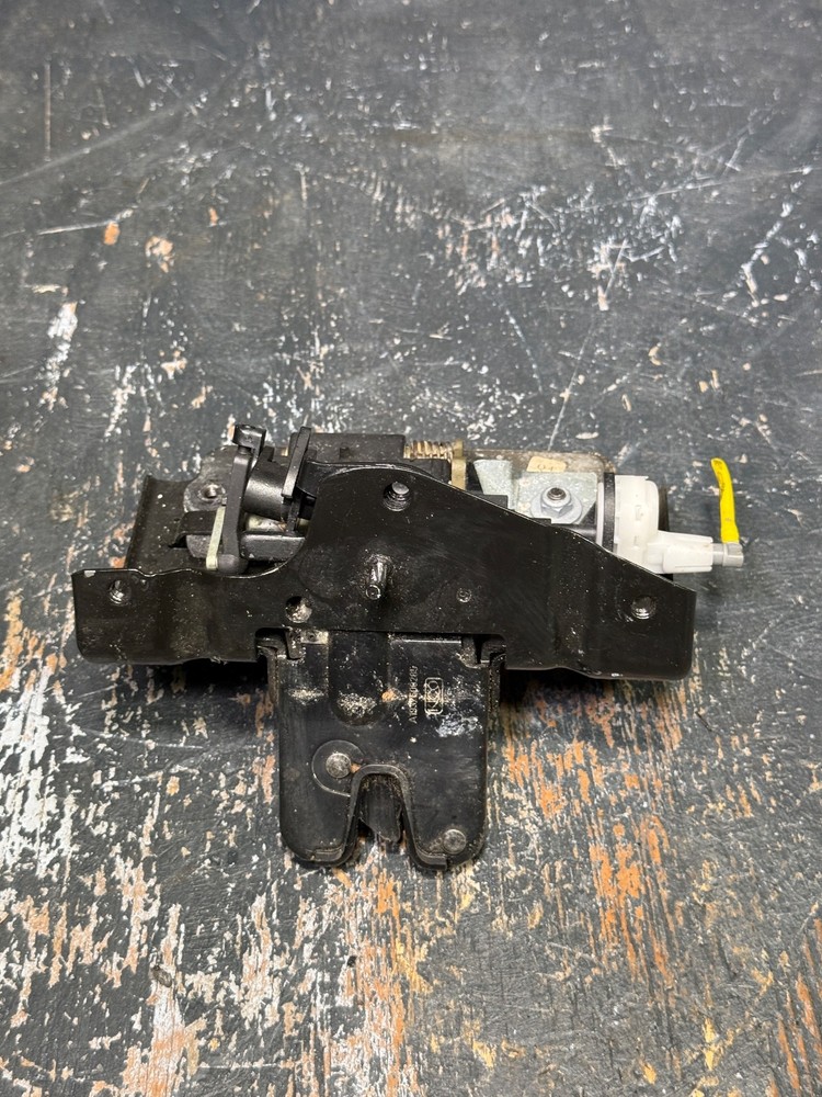 04-08 Chrysler Crossfire Coupe Trunk Lock Latch OEM