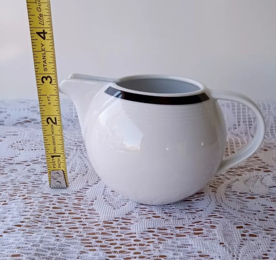 Vintage STUDIO NOVA Y0131 Cafe Classics Black Small Creamer Dish Replacement