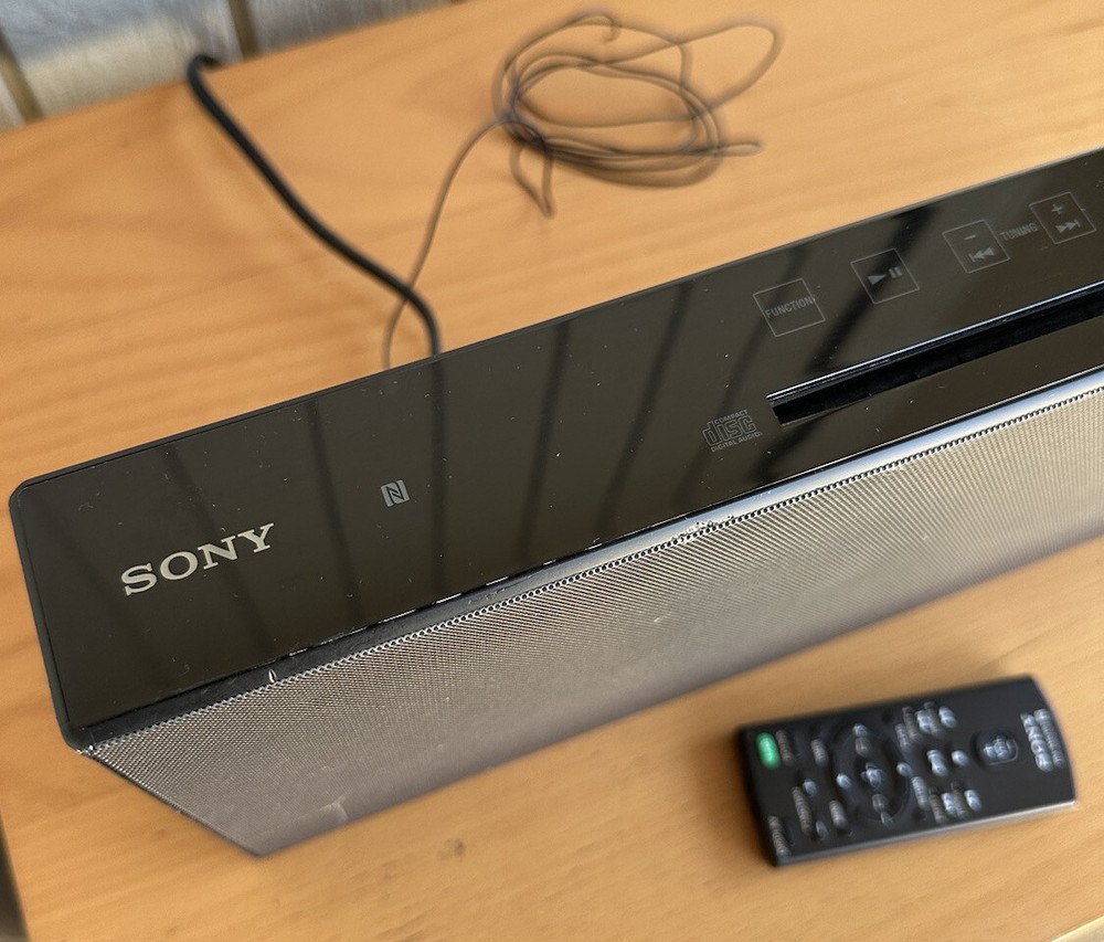 Sony CMT-X5CD CD Player/Bluetooth Wireless Personal Audio System CD NOT WORKING