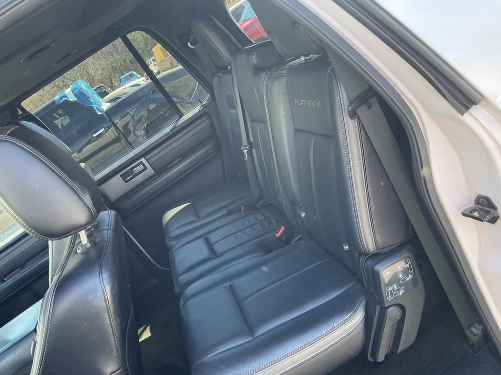 EXPEDITON 2017 Glove Box 4971066