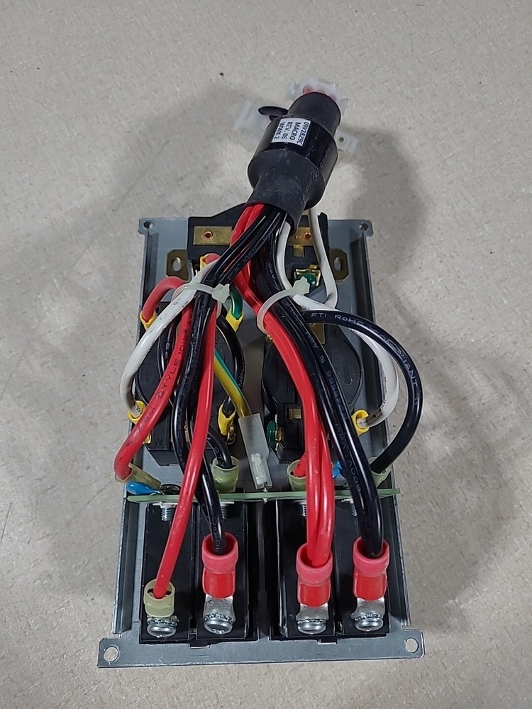 APC AP Back Panel Breaker Output 120 208 240v