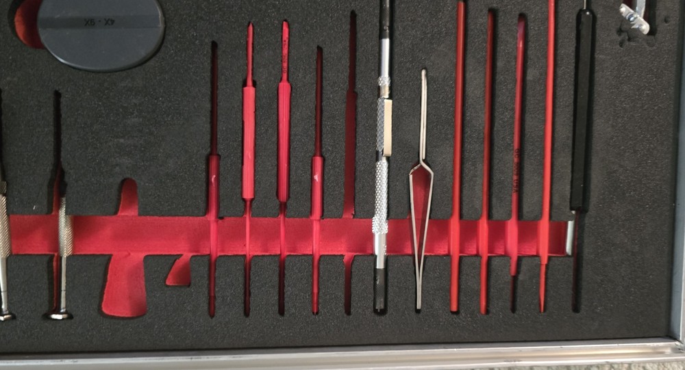 TK-105 A/G Kippertool Military Electronic System Tool Kit in Wilson case