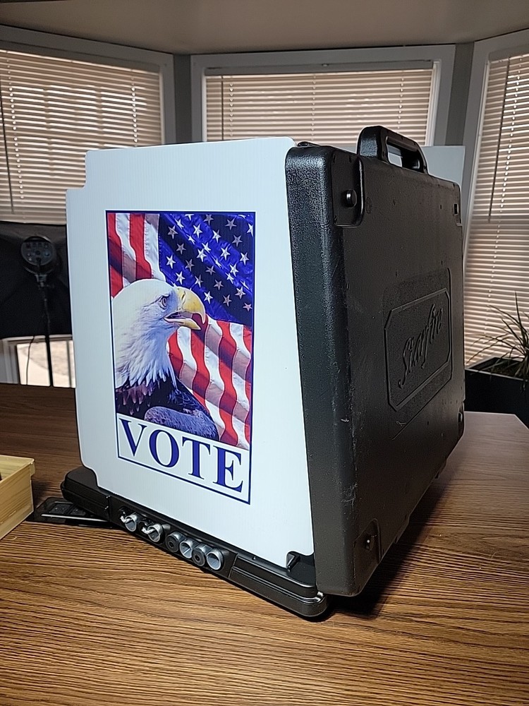 Starfire Mobile Voting Booth Folding Heavy Duty Writing Surface, Patriotic Eagle