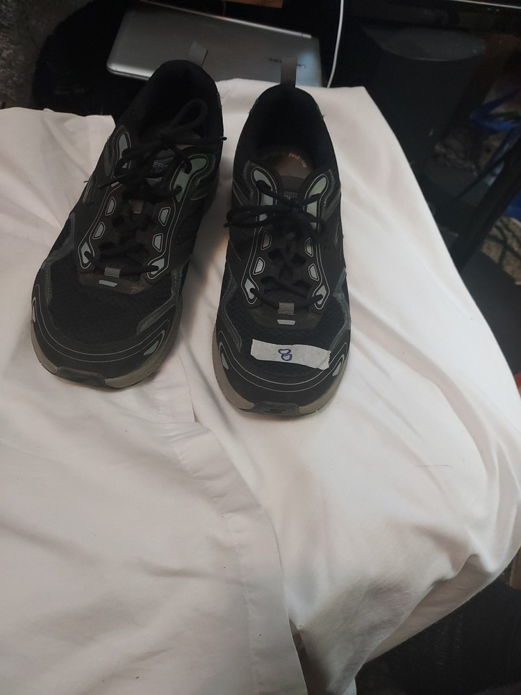 Gorun   Boys Sneaker Size 8
