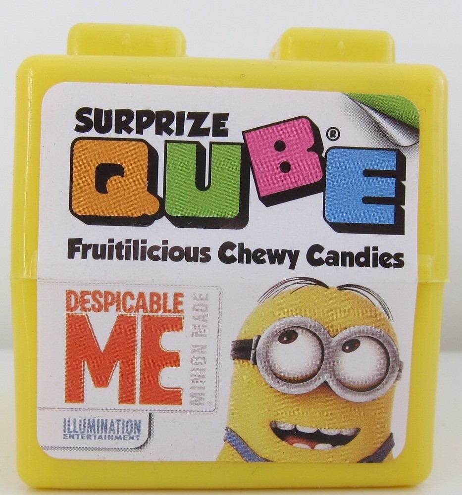 MINIONS CUBE plastic Surprise egg/ cube with toy and candy -1 egg -