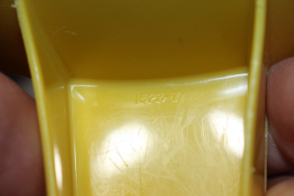 Vintage Tupperware Yellow Colander Strainer 2 quart size #1523 clean - guc!