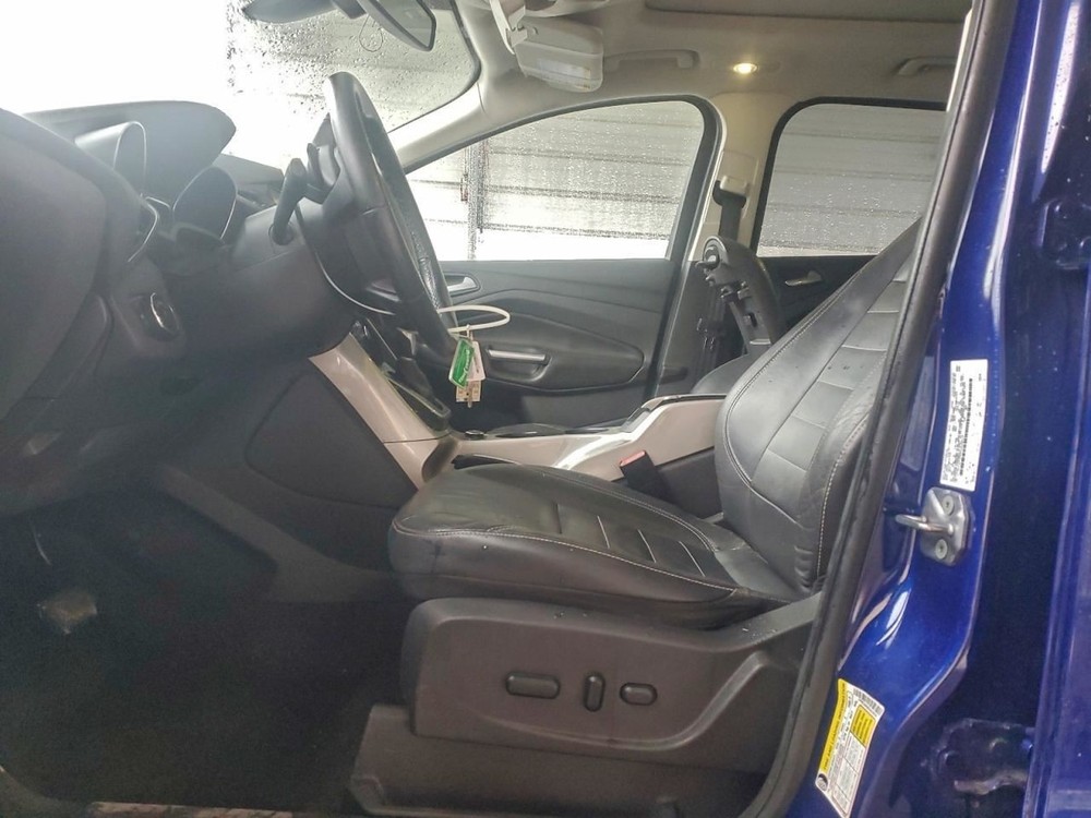 ESCAPE 2013 Glove Box 4974935
