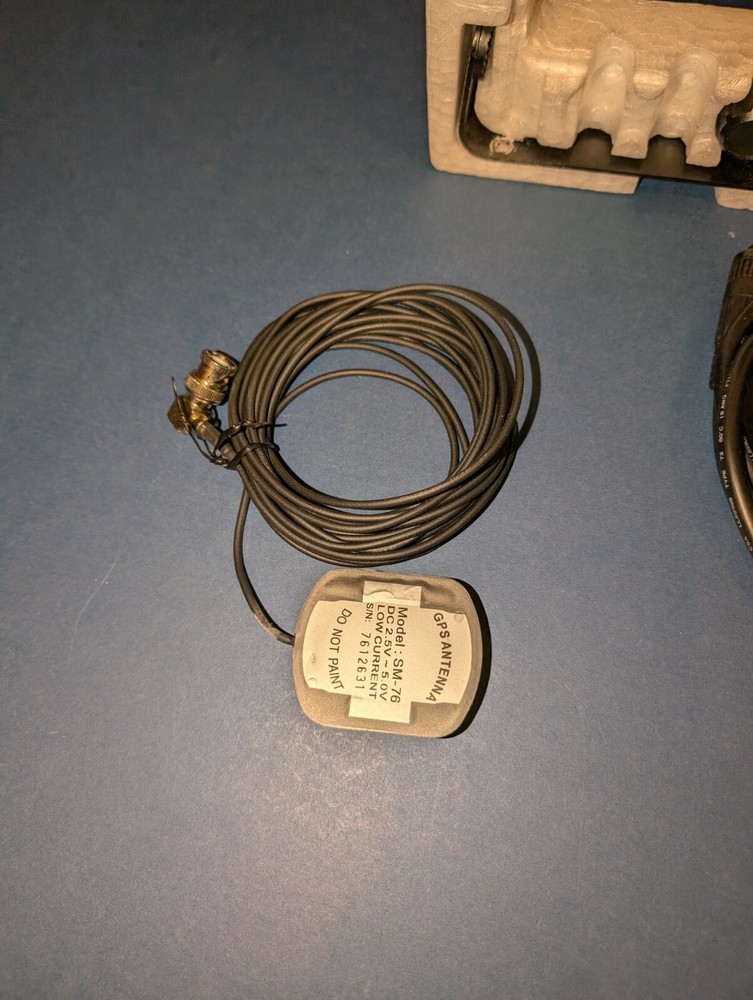 Garmin ChartPlotter GPSMAPP 210 + Mount Bracket And Cables *Untested