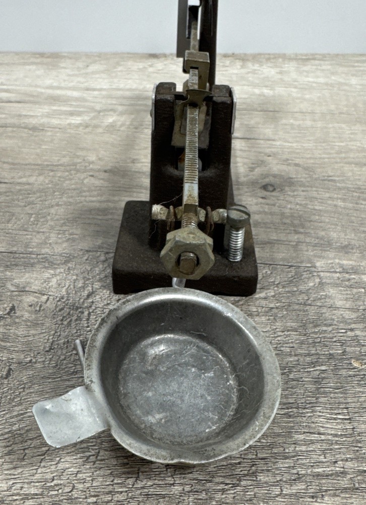 Vintage Herter's Powder Reloading Beam Scale Cast Iron - Brown