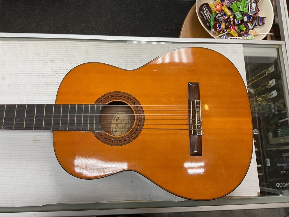 madeira C-60 classical acoustic guitar