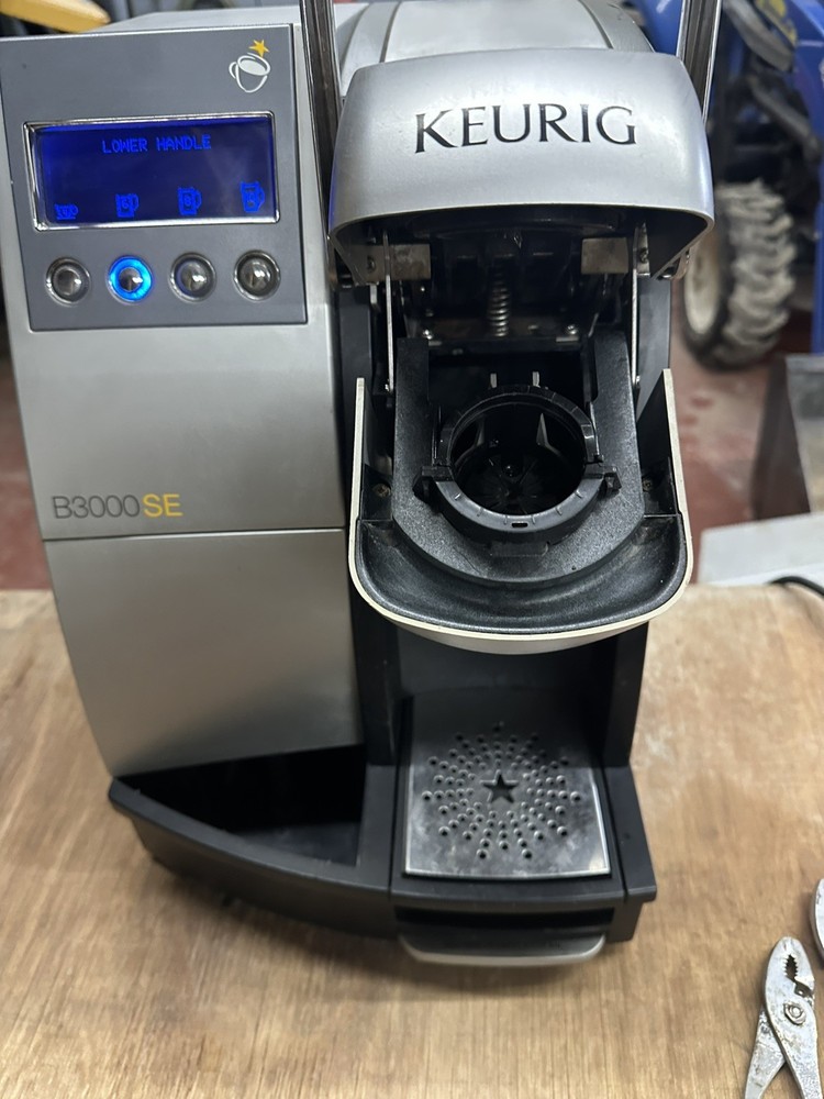 Keurig B3000SE Large K-Cup Brewing System - Used Working