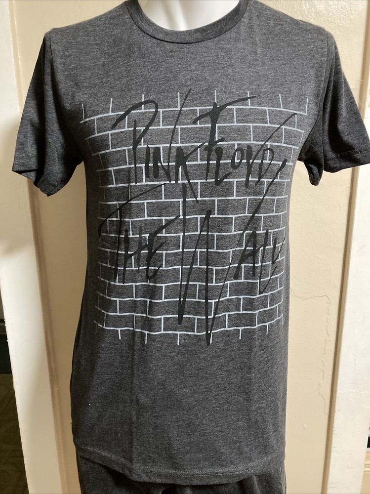 PINK FLOYD THE WALL  Color BLUE   Size M.