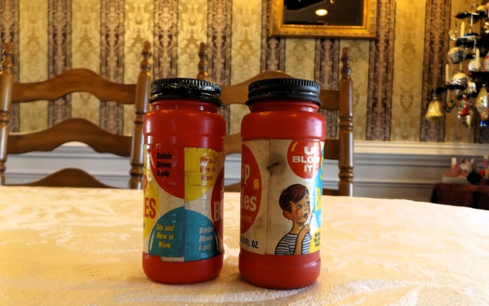 2 VINTAGE EARLY 1960'S EMPTY BUBBLE CONTAINERS W/ GR8 GRAPHICS ! NICE 2 DISPLAY