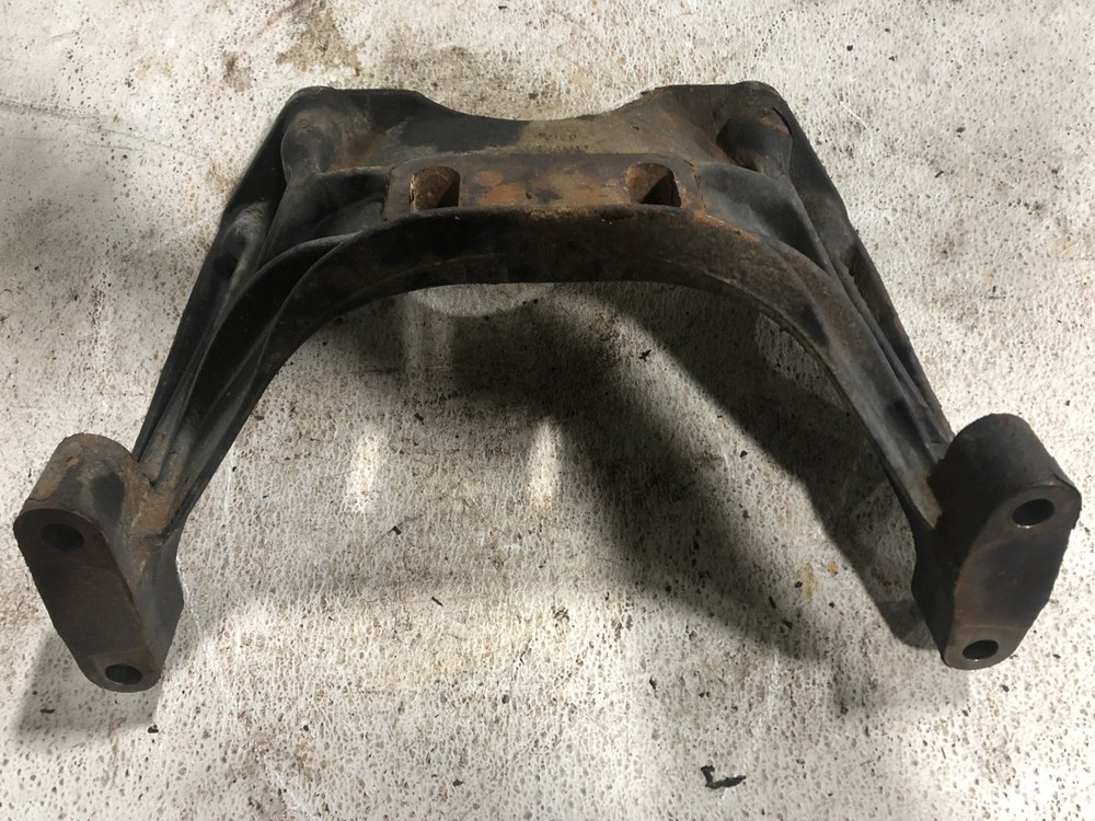 Detroit DD15 Engine Mount - Used