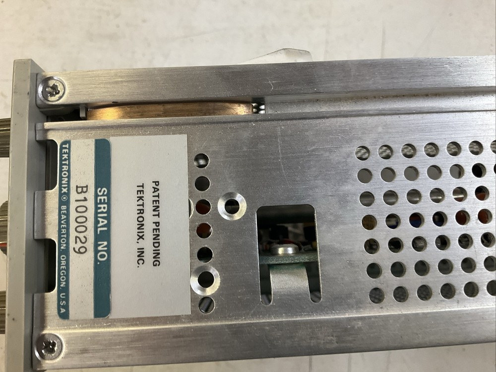 Tektronix Plug-in Model Pg 501 PULSE GENERATOR
