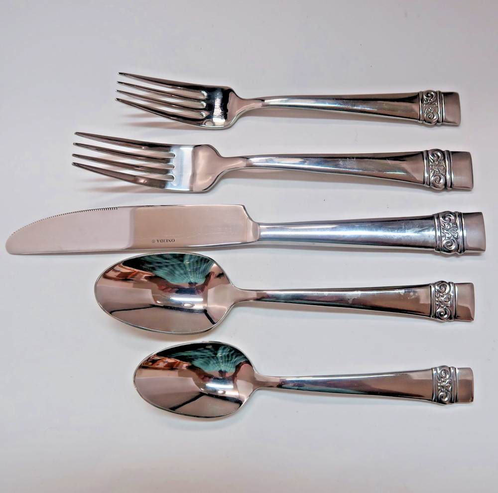 Oneida Stainless Maderno 1 Place Setting 5 Pieces