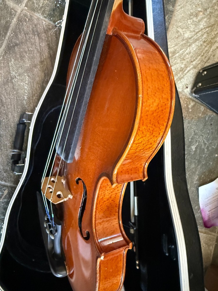 3/4 size Violin with case. Leon Albert brand