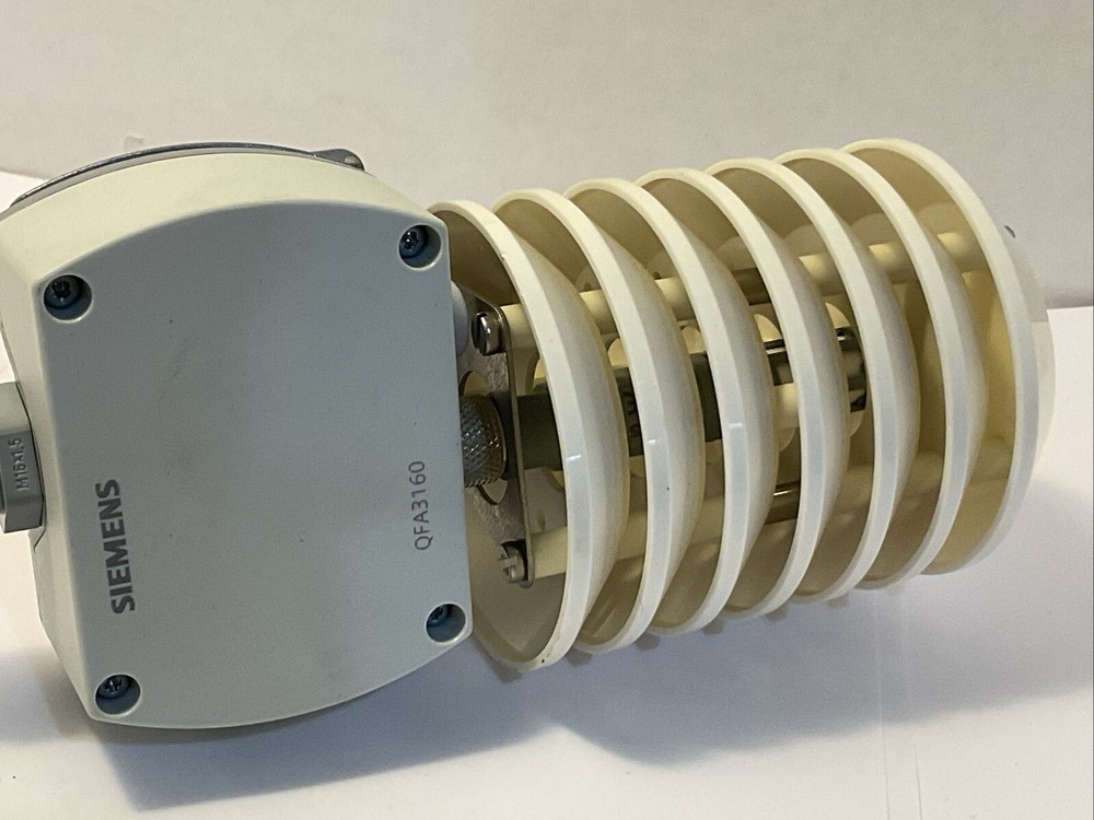 Siemens QFA3160 Temperature Indicating Equipment Pulled From Working Environment
