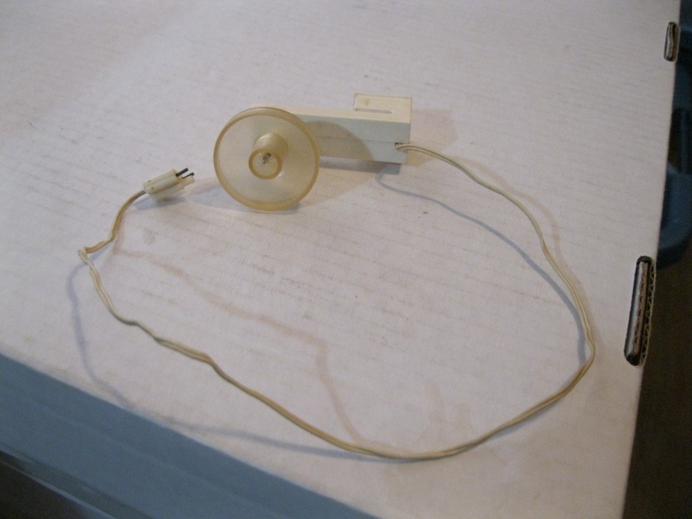 Fisher Price Dollhouse 1981 Ceiling Lamp #280 - Untested