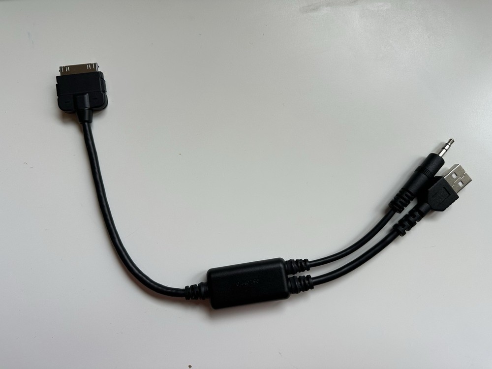 BMW iPod iPhone Cable Adapter USB AUX Input 0440796