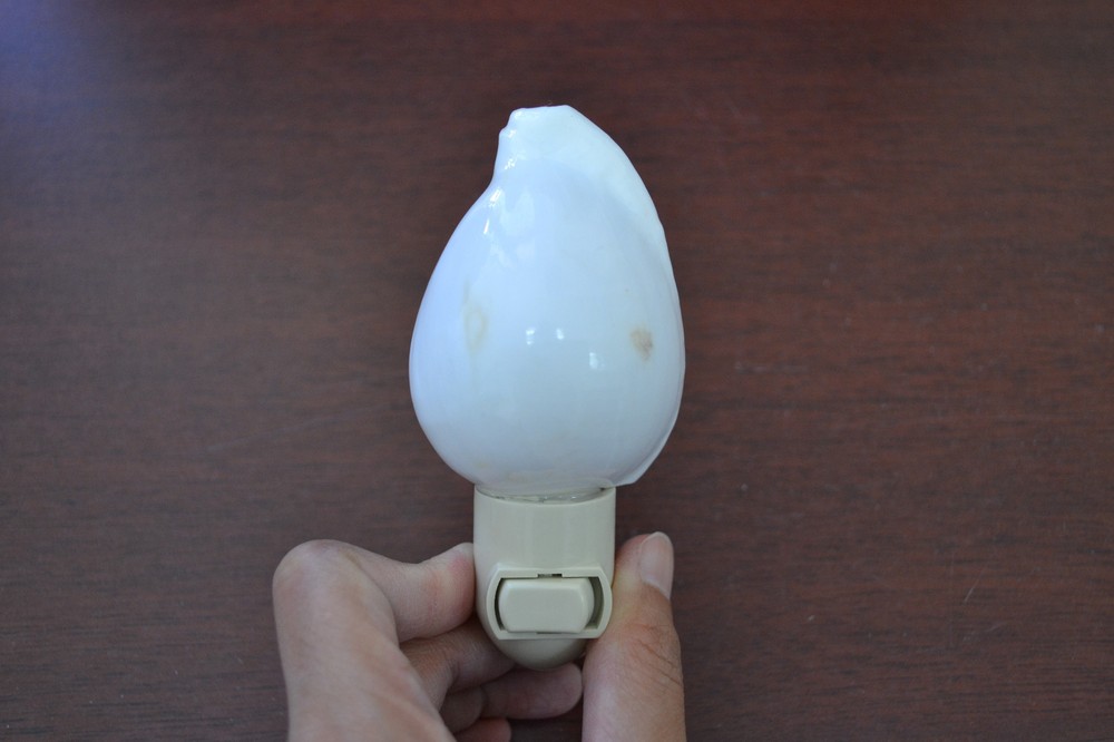 WHITE CONCH SEA SHELL NIGHTLIGHT PLUG IN OCEAN THEME