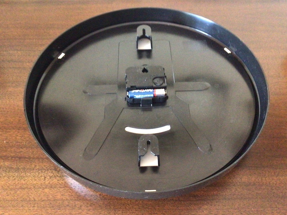 SNAP ON Wall Clock With Second Hand Battery Operated For Workshop Garage