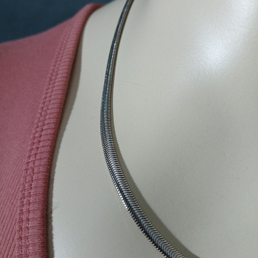 Avon Herringbone Necklace Silvertone Vintage